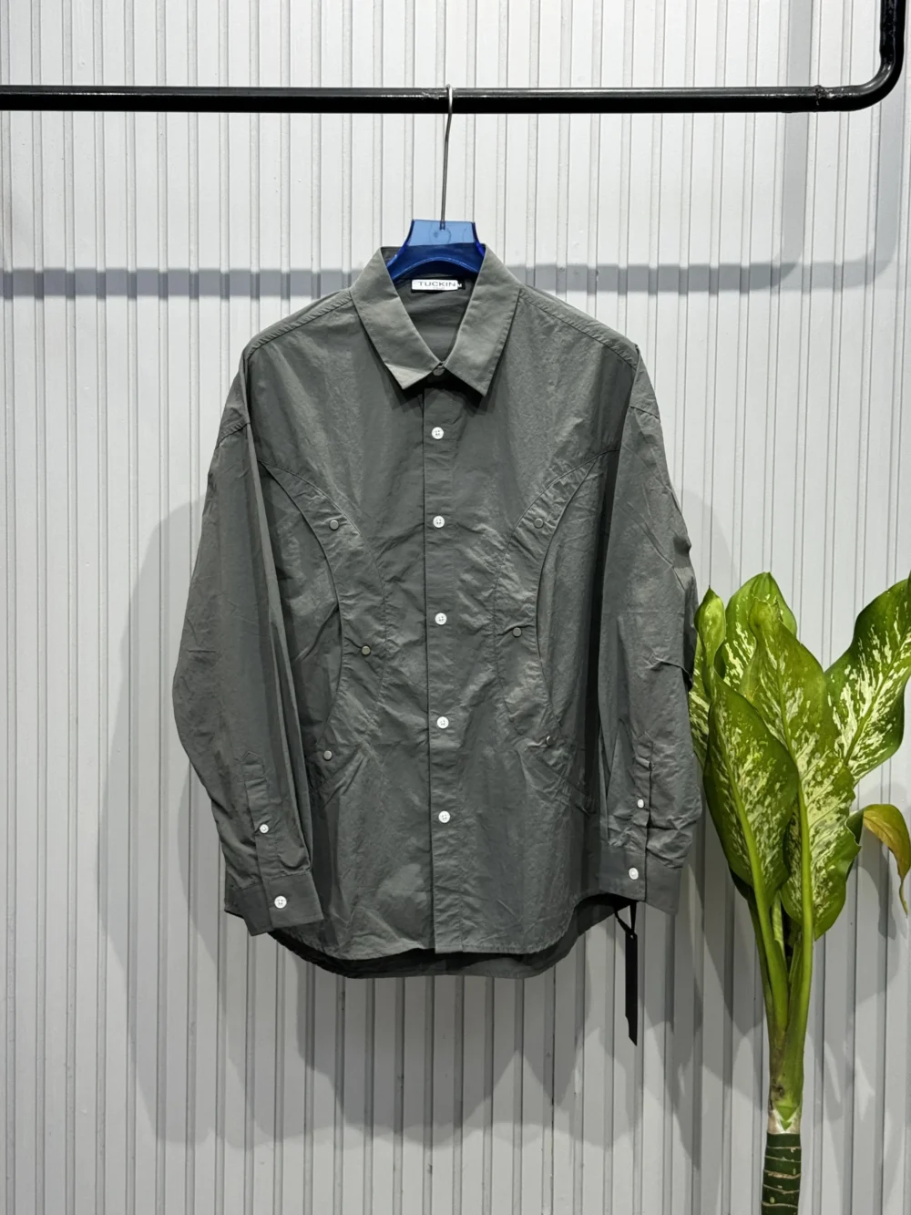 Arched Panel Edition Streetwear Shirt - Image 2