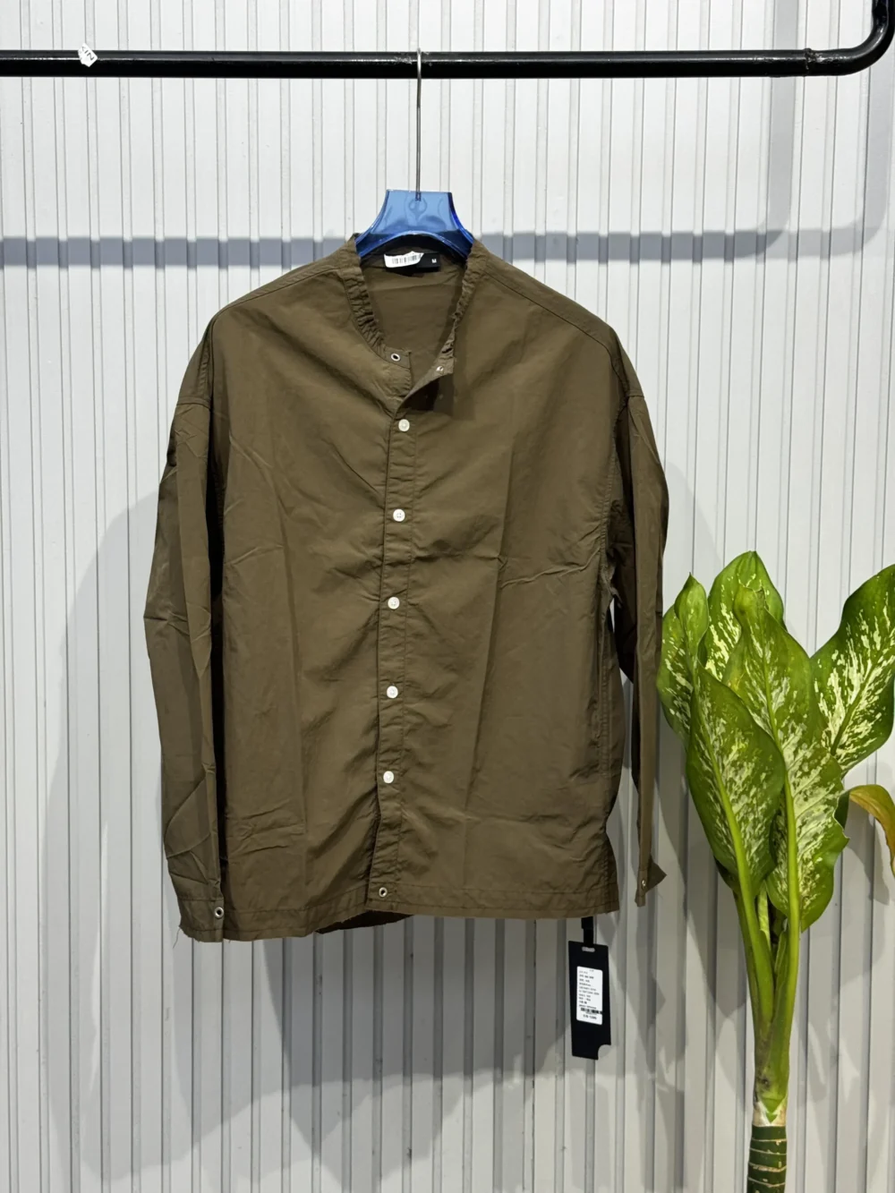 Rugged Mandarin Neck Streetwear Shirt - Image 2