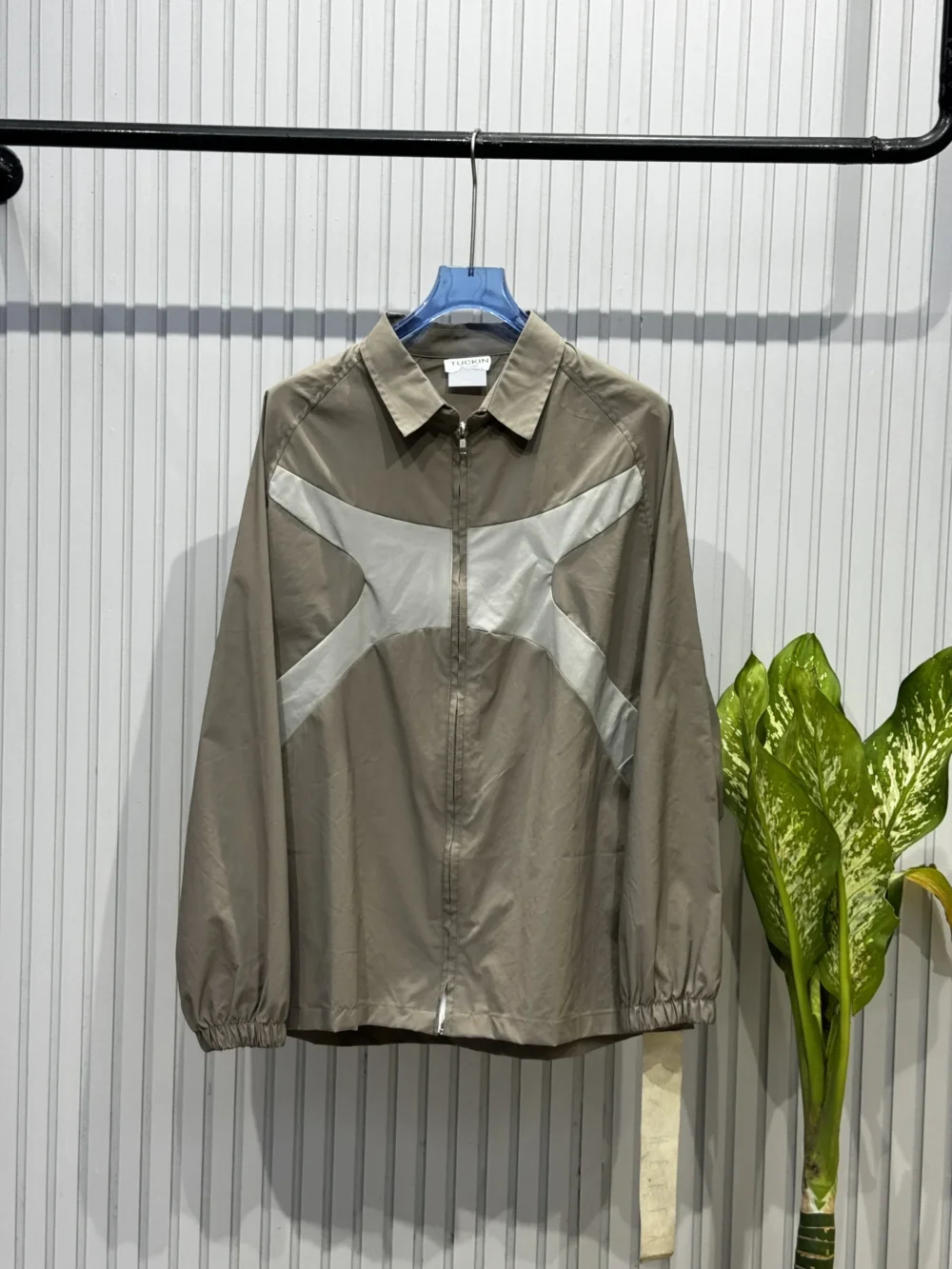 X Contrast Panel Design Shirt - Image 2
